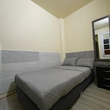 Hostel Quinta Camacho Bogota Bagian luar foto