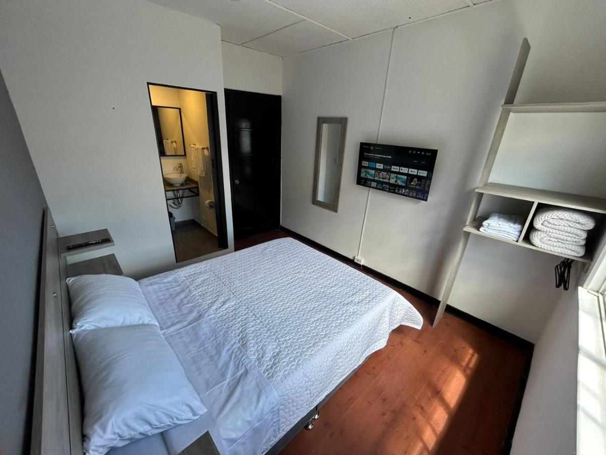 Hostel Quinta Camacho Bogota Bagian luar foto