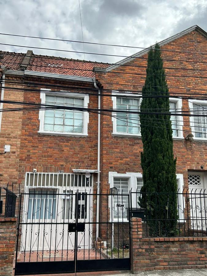 Hostel Quinta Camacho Bogota Bagian luar foto